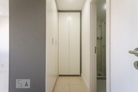 Apartamento para alugar com 74m², 2 quartos e 1 vagaSuíte