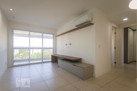 Sala de apartamento para alugar com 2 quartos, 74m² em Barra da Tijuca, Rio de Janeiro