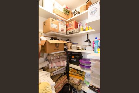 Apartamento à venda com 220m², 5 quartos e 4 vagasDespensa