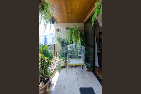 Sacada de apartamento à venda com 5 quartos, 220m² em Santana, São Paulo