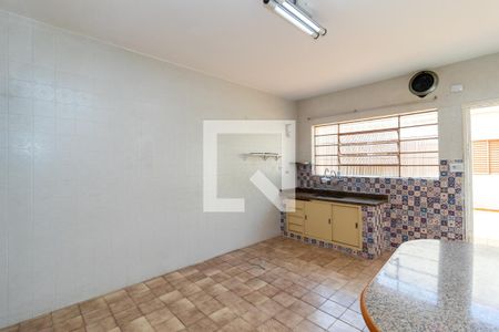 Casa à venda com 102m², 3 quartos e 2 vagas Casa à venda com 102m², 3 quartos e 2 vagasCozinha