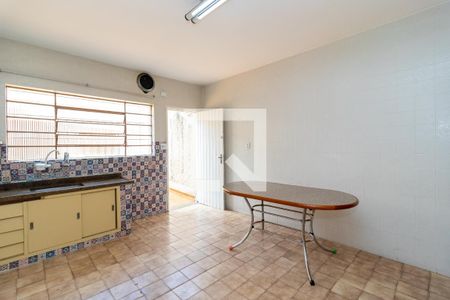 Casa à venda com 102m², 3 quartos e 2 vagas Casa à venda com 102m², 3 quartos e 2 vagasCozinha