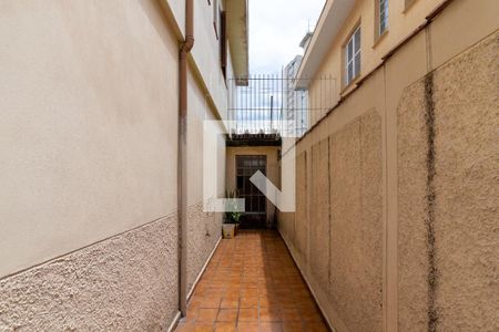 Casa à venda com 102m², 3 quartos e 2 vagas Casa à venda com 102m², 3 quartos e 2 vagasCorredor Lateral