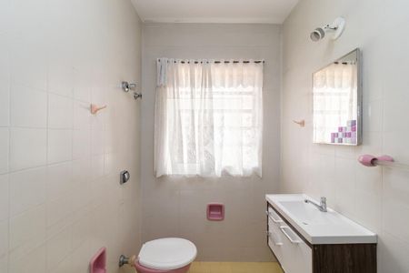 Casa à venda com 102m², 3 quartos e 2 vagas Casa à venda com 102m², 3 quartos e 2 vagasBanheiro