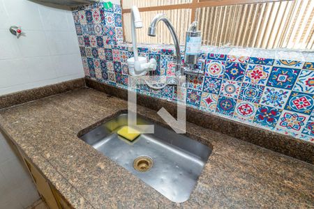 Casa à venda com 102m², 3 quartos e 2 vagas Casa à venda com 102m², 3 quartos e 2 vagasCozinha