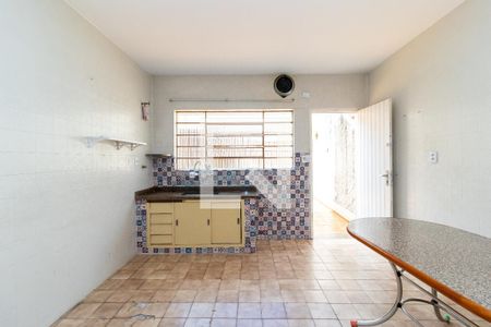 Casa à venda com 102m², 3 quartos e 2 vagas Casa à venda com 102m², 3 quartos e 2 vagasCozinha