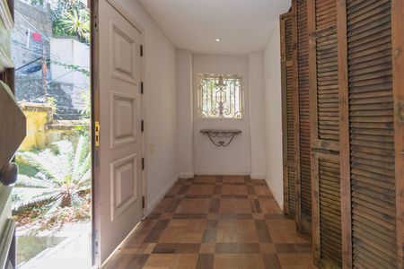 Hall de Entrada de casa à venda com 4 quartos, 430m² em Cosme Velho, Rio de Janeiro