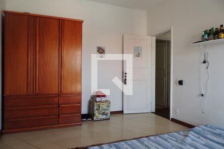 Casa de condomínio à venda com 342m², 5 quartos e 2 vagasQuarto 3