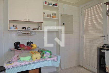 Casa de condomínio à venda com 342m², 5 quartos e 2 vagasCozinha - Armários