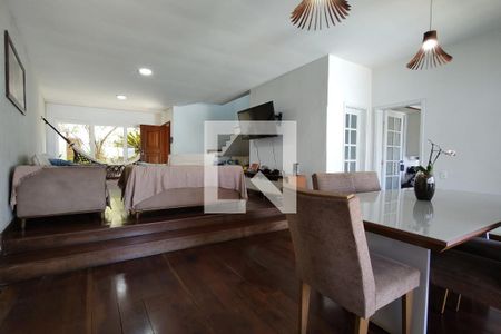 Casa de condomínio à venda com 342m², 5 quartos e 2 vagasSala