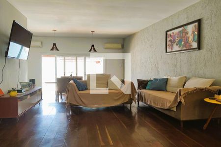 Casa de condomínio à venda com 342m², 5 quartos e 2 vagasSala