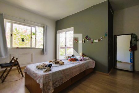 Casa de condomínio à venda com 342m², 5 quartos e 2 vagasQuarto 2