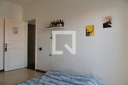 Casa de condomínio à venda com 342m², 5 quartos e 2 vagasQuarto 3