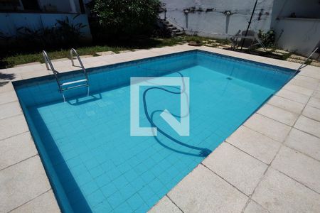 Casa de condomínio à venda com 342m², 5 quartos e 2 vagasPiscina