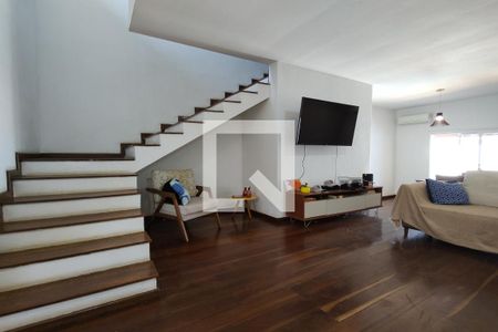 Casa de condomínio à venda com 342m², 5 quartos e 2 vagasSala