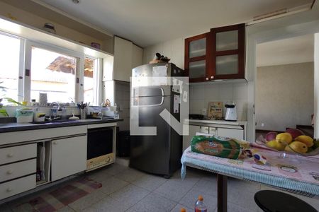 Casa de condomínio à venda com 342m², 5 quartos e 2 vagasCozinha - Armários