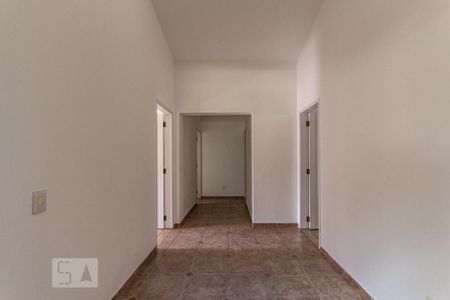 Casa de condomínio para alugar com 497m², 4 quartos e 5 vagas Casa de condomínio para alugar com 497m², 4 quartos e 5 vagasHall das suítes