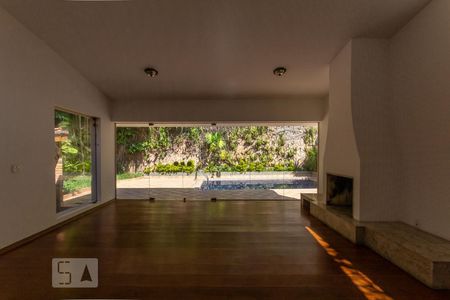 Casa de condomínio para alugar com 497m², 4 quartos e 5 vagas Casa de condomínio para alugar com 497m², 4 quartos e 5 vagasSala 2