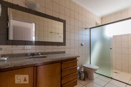 Casa de condomínio para alugar com 497m², 4 quartos e 5 vagas Casa de condomínio para alugar com 497m², 4 quartos e 5 vagasSuíte2