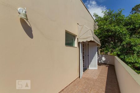 Casa de condomínio para alugar com 497m², 4 quartos e 5 vagas Casa de condomínio para alugar com 497m², 4 quartos e 5 vagasSuíte1 (varanda)