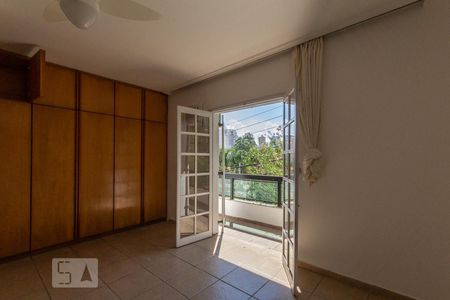 Casa de condomínio para alugar com 497m², 4 quartos e 5 vagas Casa de condomínio para alugar com 497m², 4 quartos e 5 vagasSuíte3