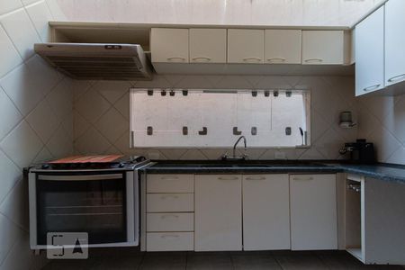 Casa de condomínio para alugar com 497m², 4 quartos e 5 vagas Casa de condomínio para alugar com 497m², 4 quartos e 5 vagasCozinha