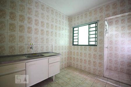 Cozinha de casa para alugar com 1 quarto, 60m² em Ferreira, São Paulo