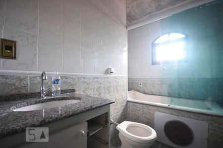 Casa à venda com 150m², 3 quartos e 2 vagasBanheiro