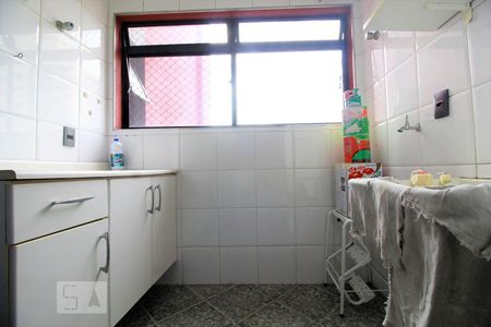 Apartamento para alugar com 75m², 3 quartos e 2 vagasÁrea de serviço