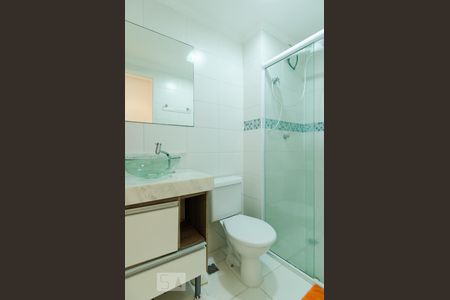 Banheiro de apartamento para alugar com 3 quartos, 68m² em Vila Homero Thon, Santo André