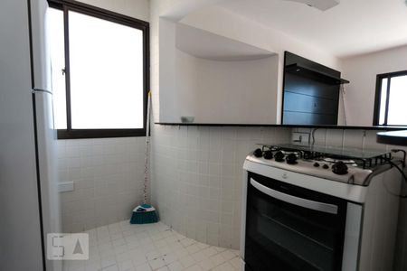 Cozinha de apartamento para alugar com 1 quarto, 58m² em Vila Suzana, São Paulo