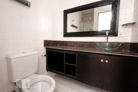 Banheiro de apartamento para alugar com 1 quarto, 58m² em Vila Suzana, São Paulo