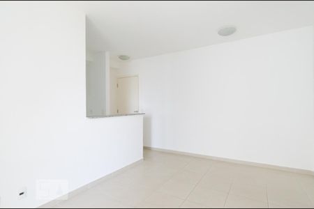 Apartamento à venda com 67m², 2 quartos e 1 vaga Apartamento à venda com 67m², 2 quartos e 1 vagaSala