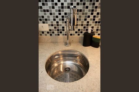 Cozinha de kitnet/studio para alugar com 1 quarto, 18m² em Cerqueira César, São Paulo