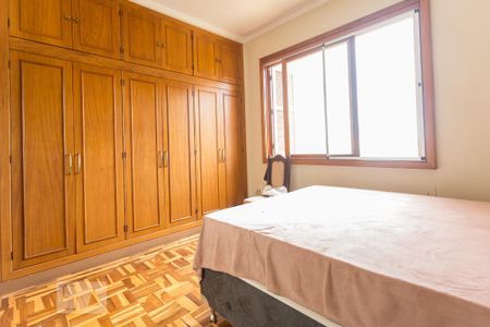 Suíte  de casa à venda com 3 quartos, 240m² em Menino Deus, Porto Alegre