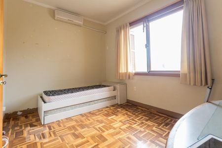 Casa à venda com 240m², 3 quartos e 7 vagas Casa à venda com 240m², 3 quartos e 7 vagasQuarto 2