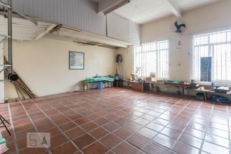 Casa à venda com 240m², 3 quartos e 7 vagas Casa à venda com 240m², 3 quartos e 7 vagasGaragem e oficina