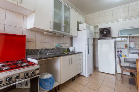 Casa à venda com 240m², 3 quartos e 7 vagas Casa à venda com 240m², 3 quartos e 7 vagasCozinha