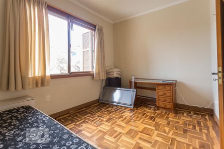 Casa à venda com 240m², 3 quartos e 7 vagas Casa à venda com 240m², 3 quartos e 7 vagasQuarto 2