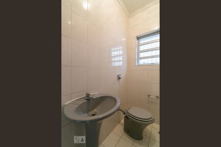 Lavabo de casa para alugar com 4 quartos, 184m² em Vila Gumercindo, São Paulo
