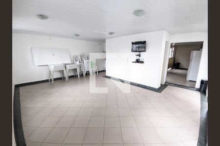 Apartamento para alugar com 47m², 2 quartos e 1 vaga Apartamento para alugar com 47m², 2 quartos e 1 vagaÁrea comum - Salão de festas