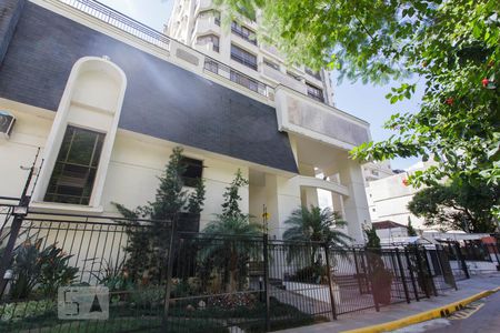 Apartamento à venda com 110m², 3 quartos e 2 vagas Apartamento à venda com 110m², 3 quartos e 2 vagasPortaria