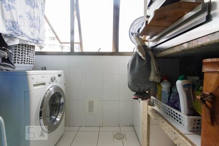 Apartamento à venda com 110m², 3 quartos e 2 vagas Apartamento à venda com 110m², 3 quartos e 2 vagasÁrea de Serviço