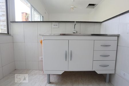 Cozinha de casa para alugar com 1 quarto, 50m² em Umuarama, Osasco