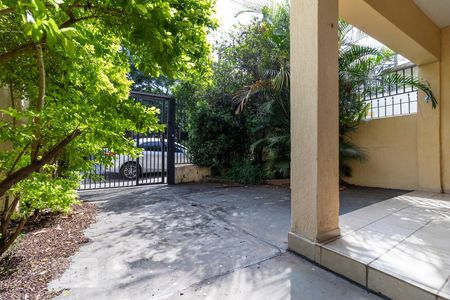 Casa para alugar com 160m², 4 quartos e 2 vagas Casa para alugar com 160m², 4 quartos e 2 vagasFrente da Casa