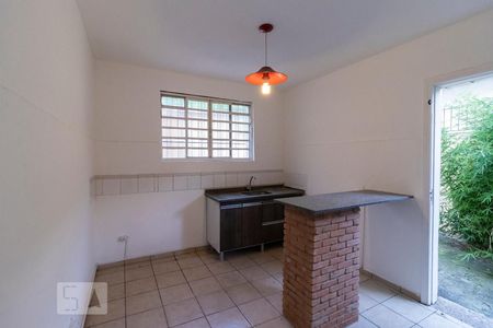 Casa para alugar com 160m², 4 quartos e 2 vagas Casa para alugar com 160m², 4 quartos e 2 vagasCozinha