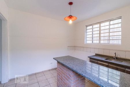 Casa para alugar com 160m², 4 quartos e 2 vagas Casa para alugar com 160m², 4 quartos e 2 vagasCozinha