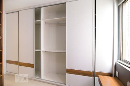Apartamento para alugar com 174m², 4 quartos e 2 vagasArmário suíte 2