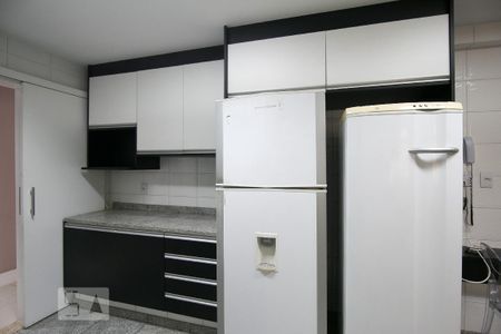 Apartamento para alugar com 174m², 4 quartos e 2 vagasArmários/Geladeira