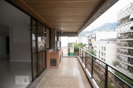 Apartamento para alugar com 174m², 4 quartos e 2 vagasVaranda sala